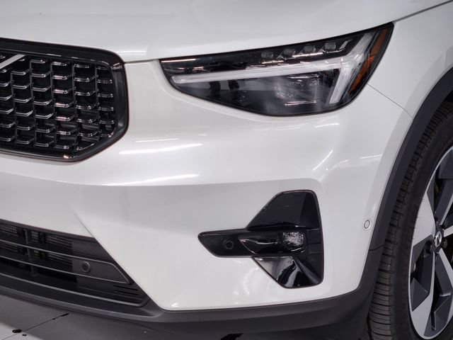 Certified 2026 Volvo XC40 B5 Plus AWD/4WD image 12