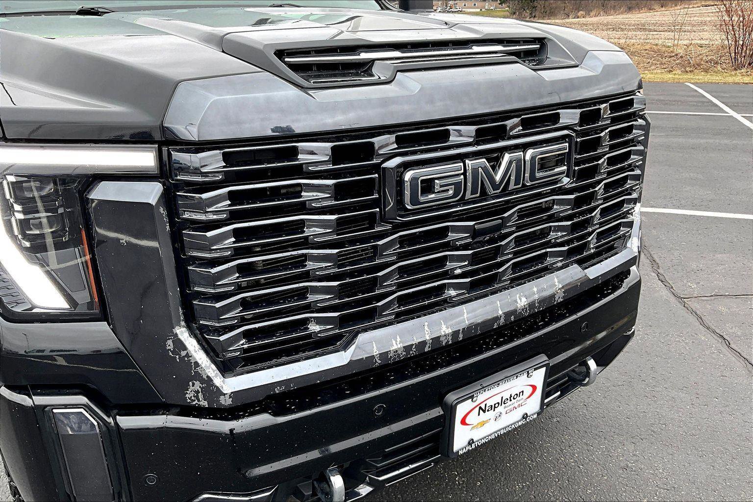 Used 2024 GMC Sierra 2500 Denali Ultimate w/ LPO, GMC Protection Package image 29