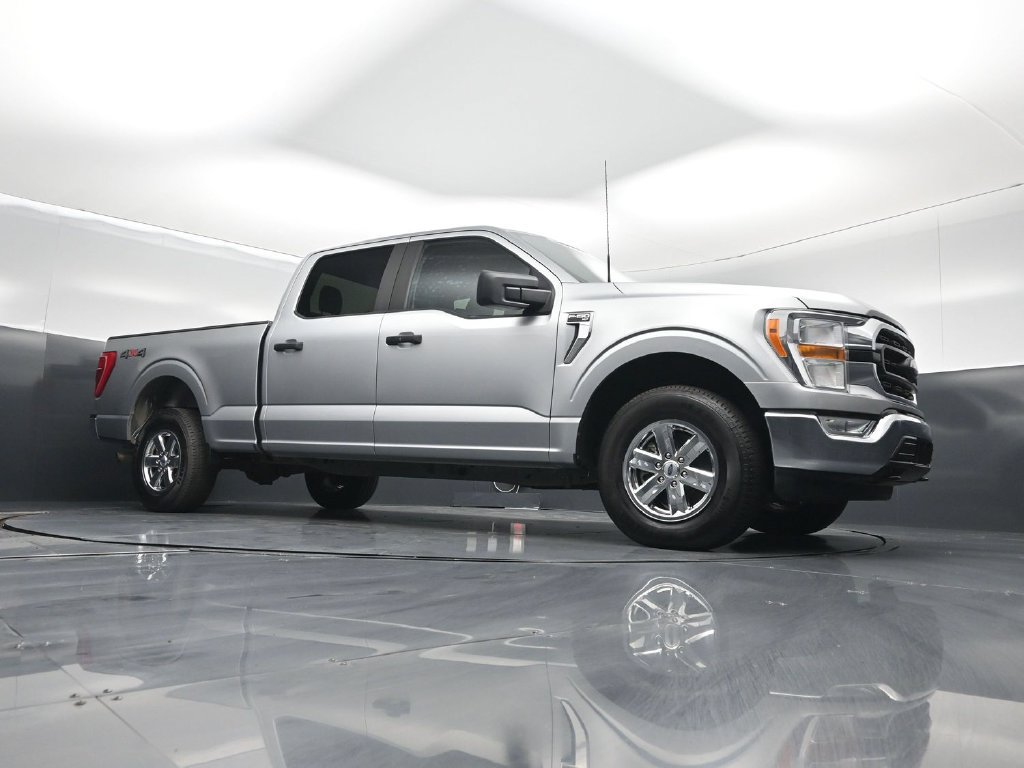 Used 2022 Ford F150 XLT w/ Trailer Tow Package AWD/4WD image 3