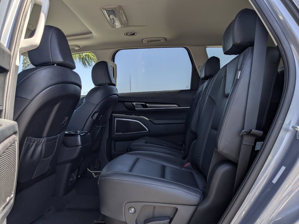 Used 2025 Kia Telluride S FWD image 19