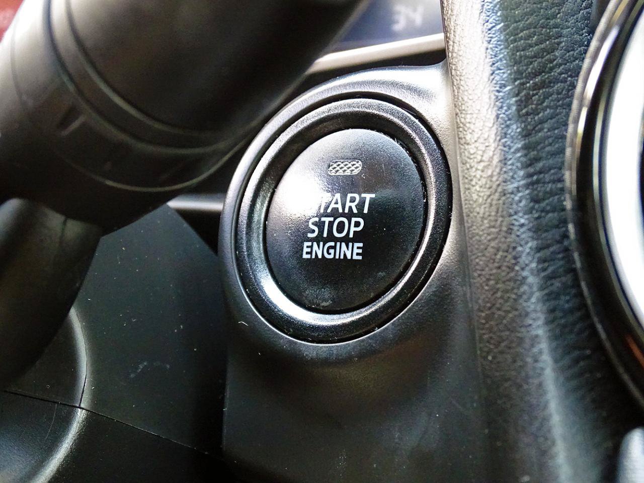 Used 2019 Toyota Yaris LE FWD image 36