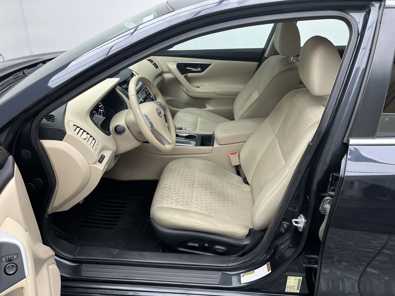 Used 2017 Nissan Altima 2.5 SV video 3