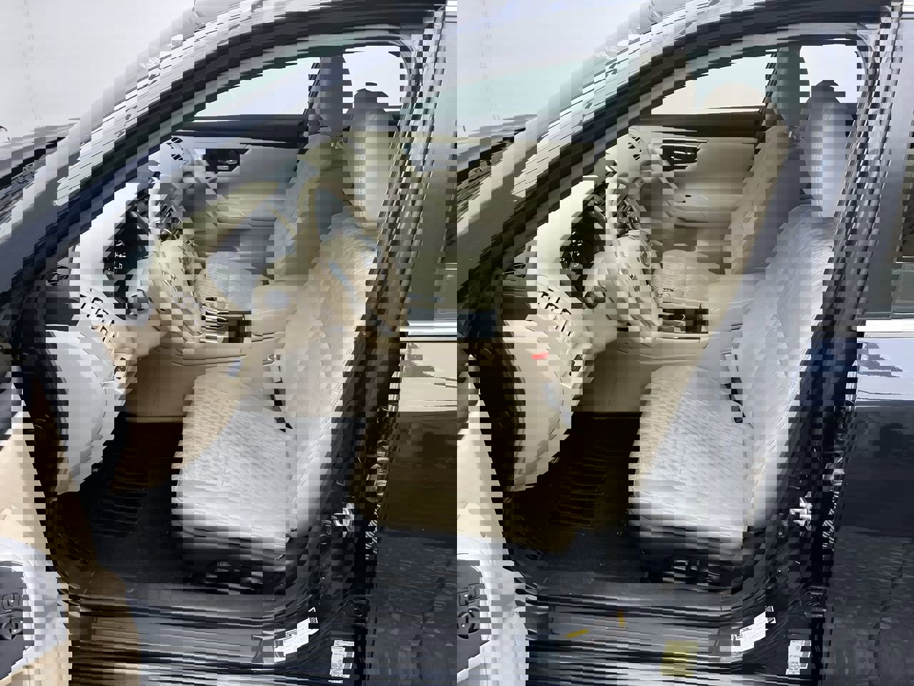 Used 2017 Nissan Altima 2.5 SV image 3