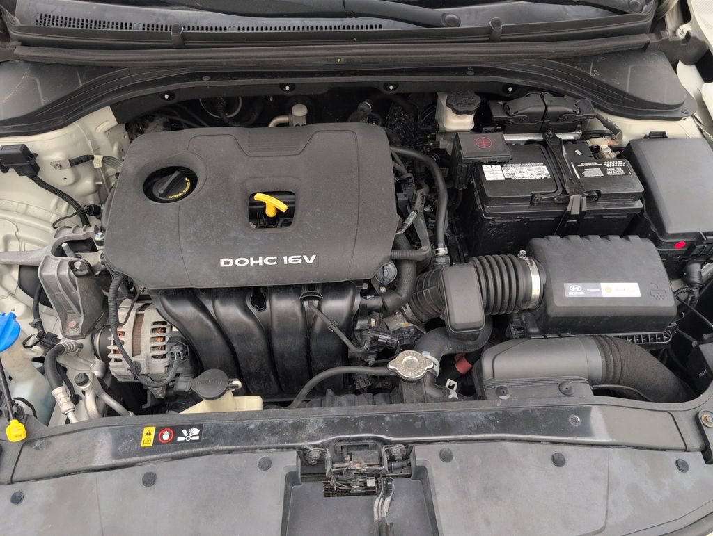 Used 2017 Hyundai Elantra SE FWD image 35