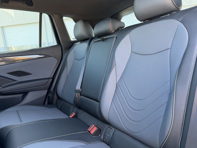 Used 2025 Volkswagen Tiguan SE R-Line image 22