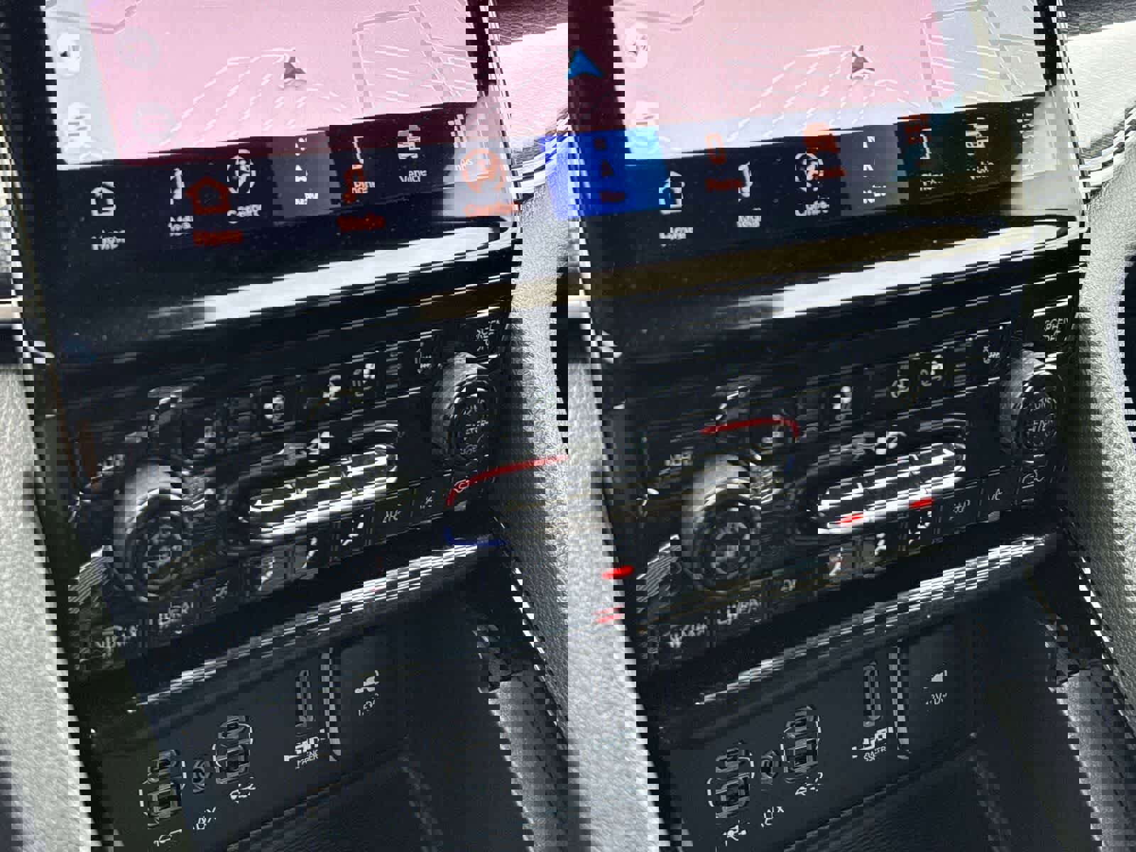 Used 2023 Jeep Grand Cherokee Trailhawk w/ Advanced Protech Group II image 23