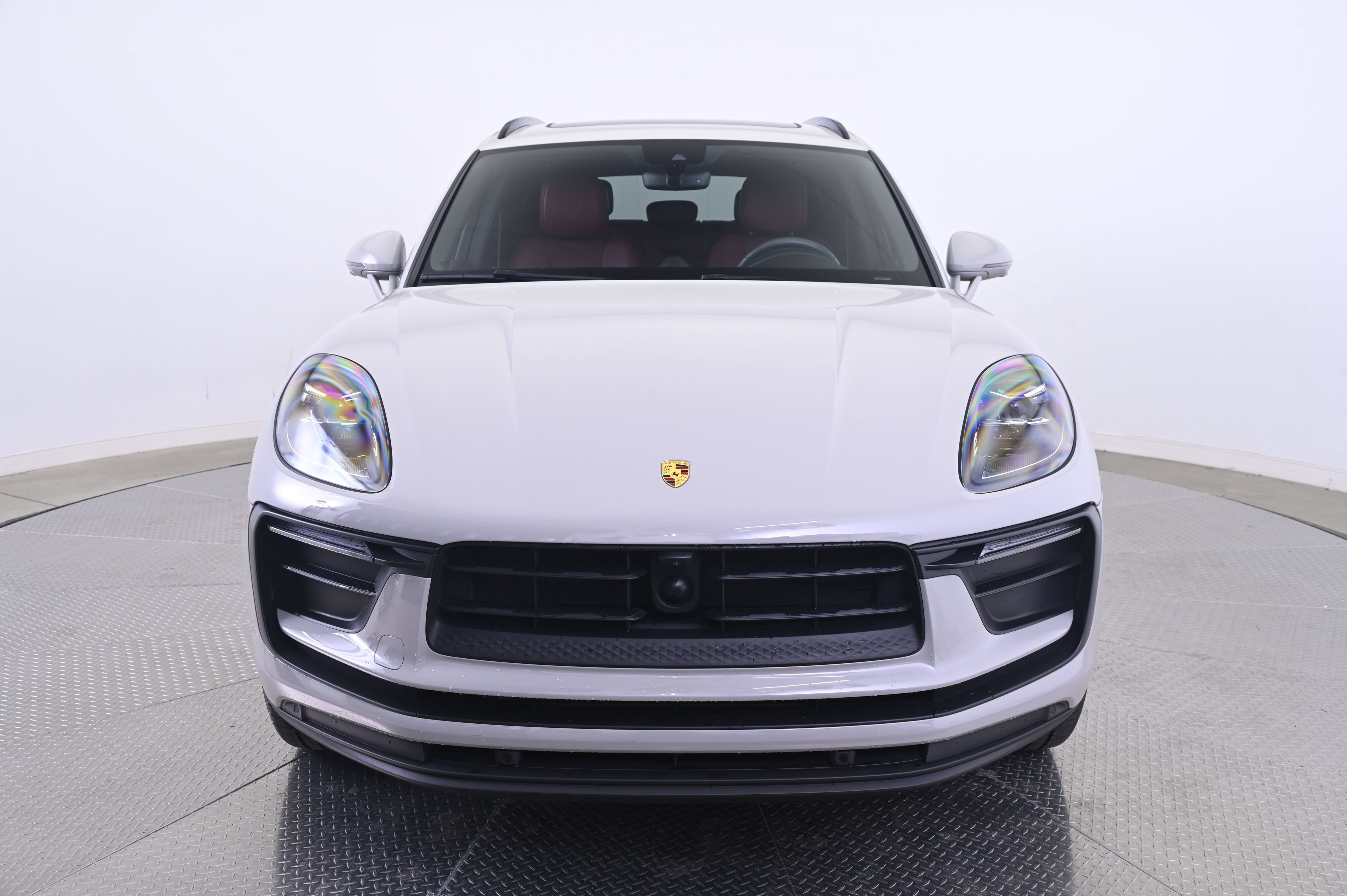 Certified 2023 Porsche Macan AWD/4WD image 10