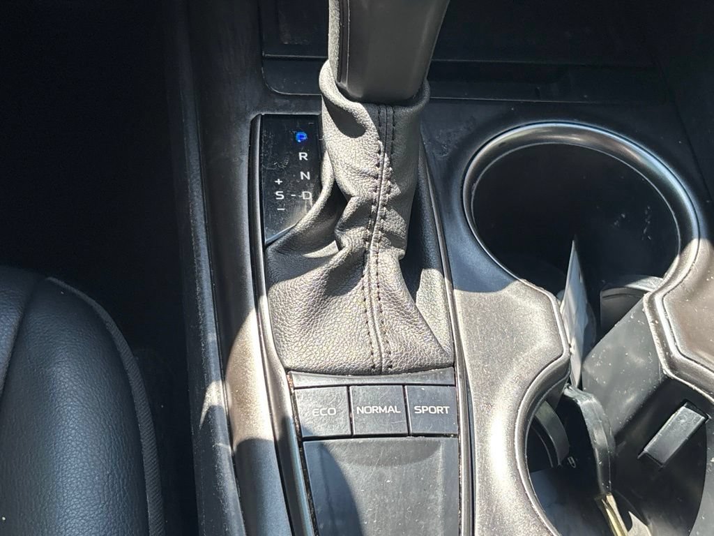 Used 2023 Toyota Camry SE FWD image 14