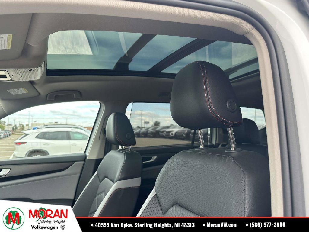 Certified 2025 Volkswagen Atlas Peak Edition SE AWD/4WD image 22