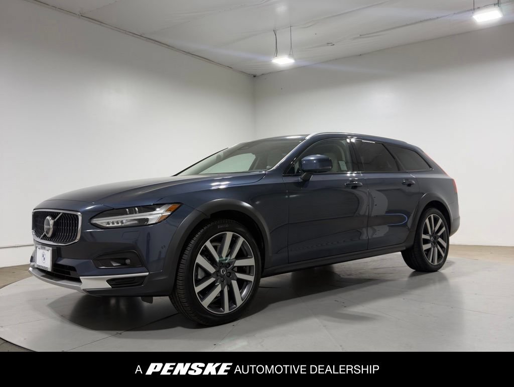 Used 2022 Volvo V90 B6 Cross Country w/ Advanced Package
