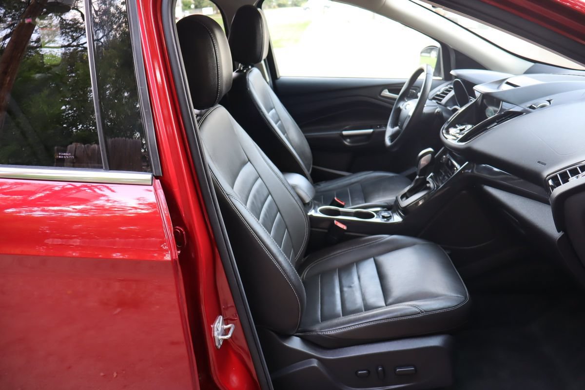 Used 2016 Ford Escape Titanium w/ Equipment Group 301A AWD/4WD image 22
