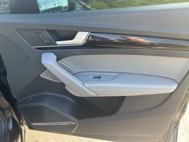 Used 2020 Audi Q5 2.0T Premium Plus w/ Premium Plus Package image 39