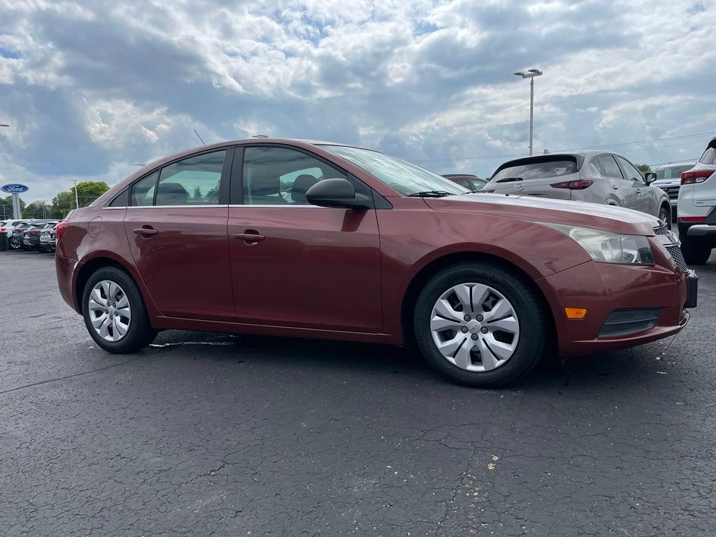 Used 2012 Chevrolet Cruze LS w/ Connectivity Package FWD image 2