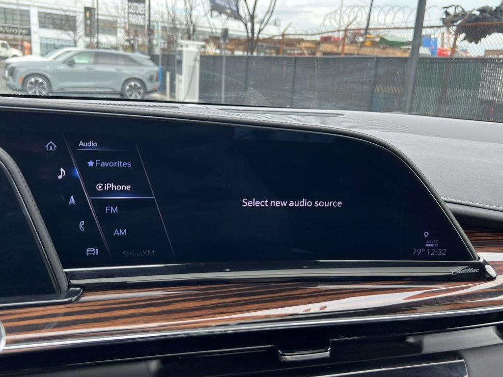 Used 2023 Cadillac Escalade ESV Premium Luxury AWD/4WD image 27