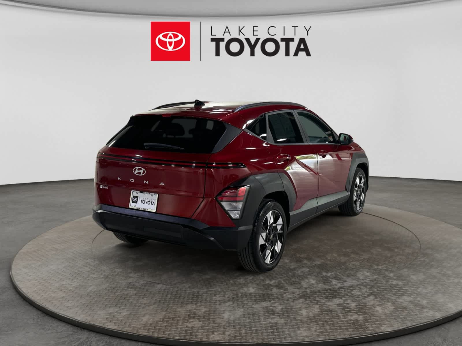 Used 2025 Hyundai Kona SEL FWD image 9