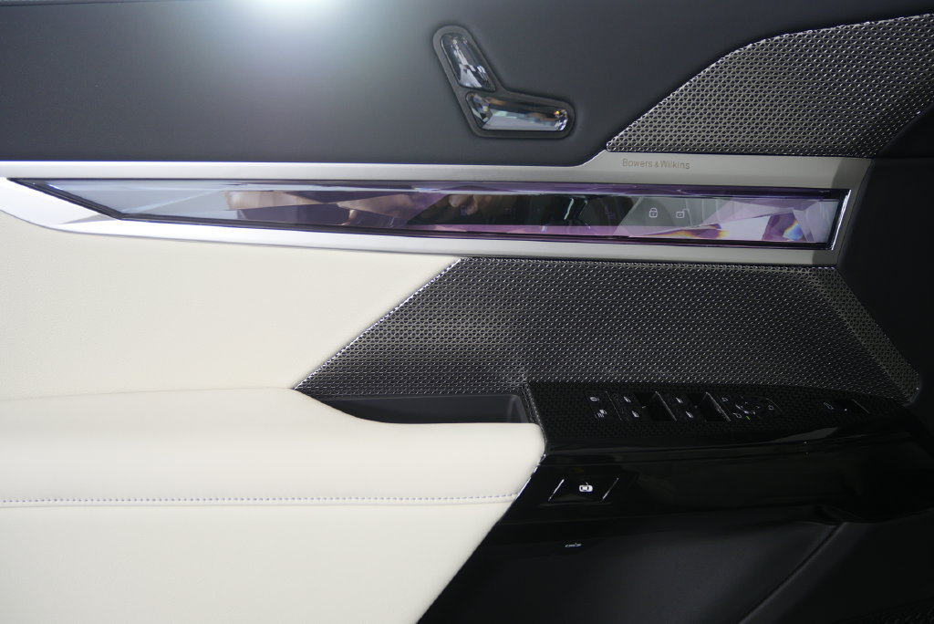 New 2026 BMW 750e xDrive AWD/4WD image 9