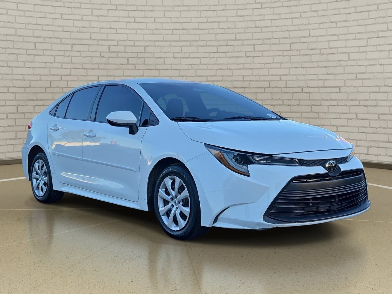 Used 2024 Toyota Corolla LE FWD image 4