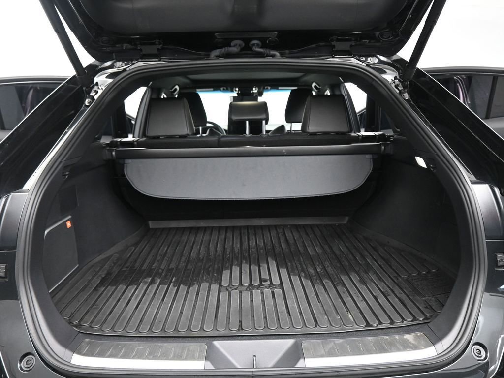 Used 2024 Toyota Venza Limited image 24