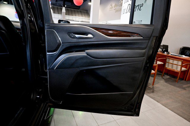 Used 2023 Cadillac Escalade ESV Premium Luxury image 26