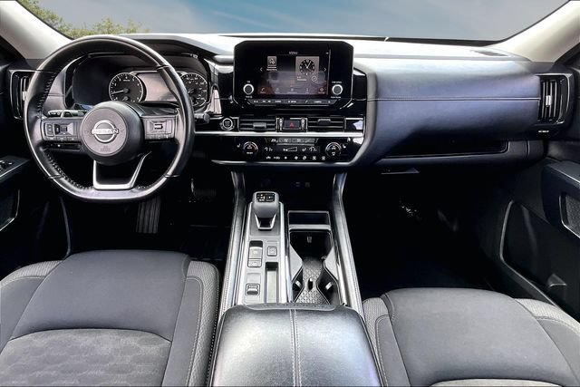 Certified 2024 Nissan Pathfinder SV FWD image 7