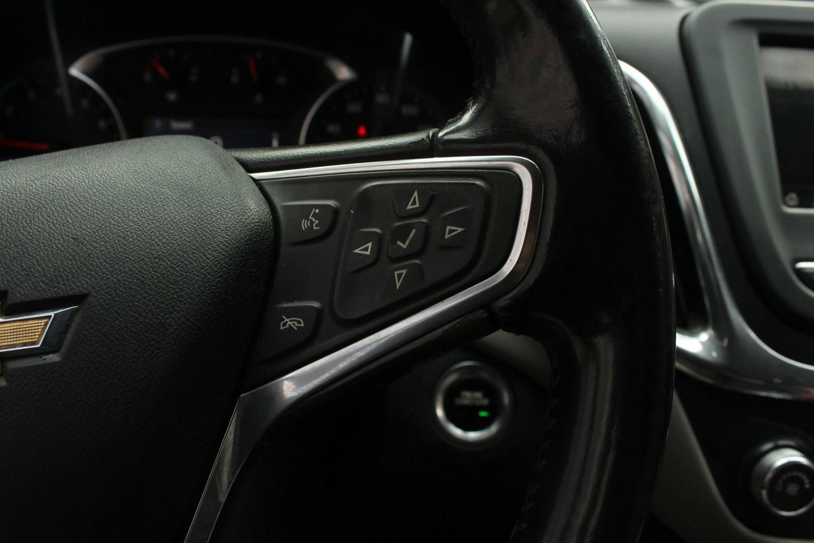 Used 2019 Chevrolet Equinox LT AWD/4WD image 32