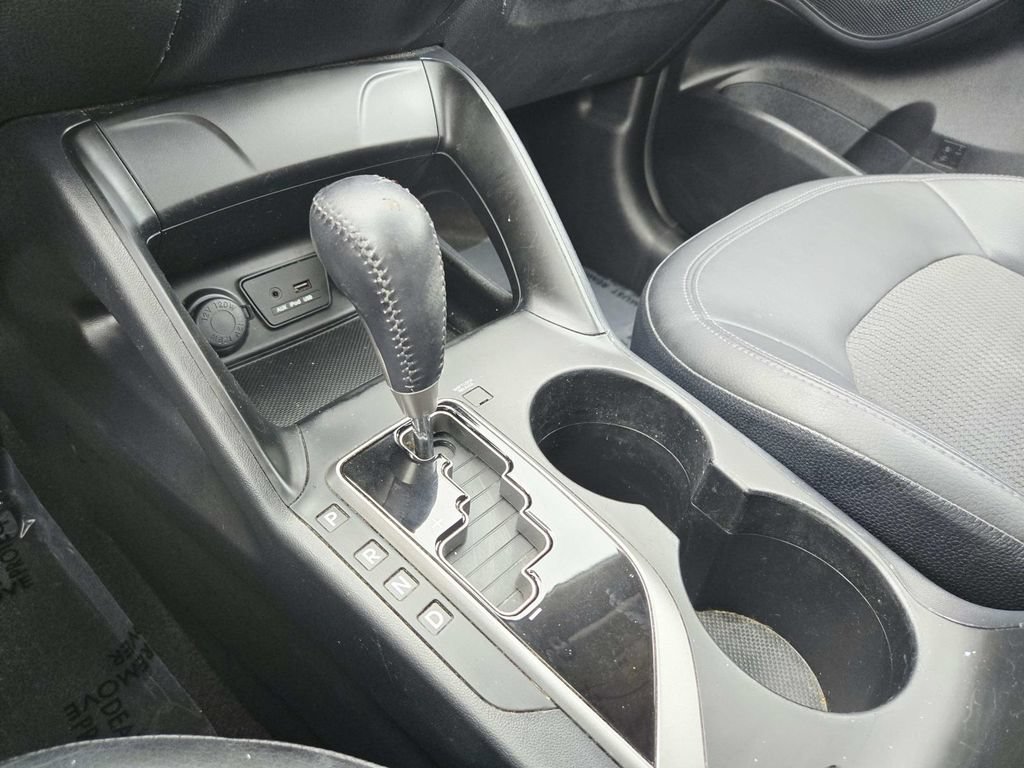 Used 2010 Hyundai Tucson GLS w/ Popular Equipment Pkg 2 FWD image 26