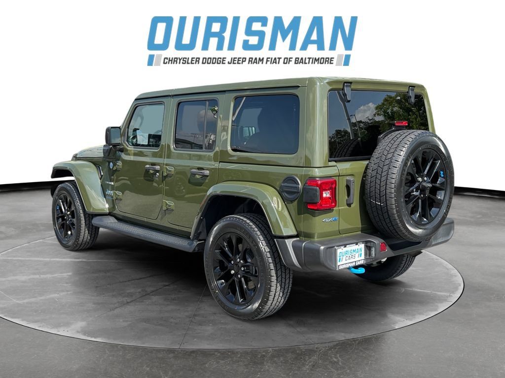 Used 2023 Jeep Wrangler Unlimited Sahara w/ Cold Weather Group AWD/4WD image 4