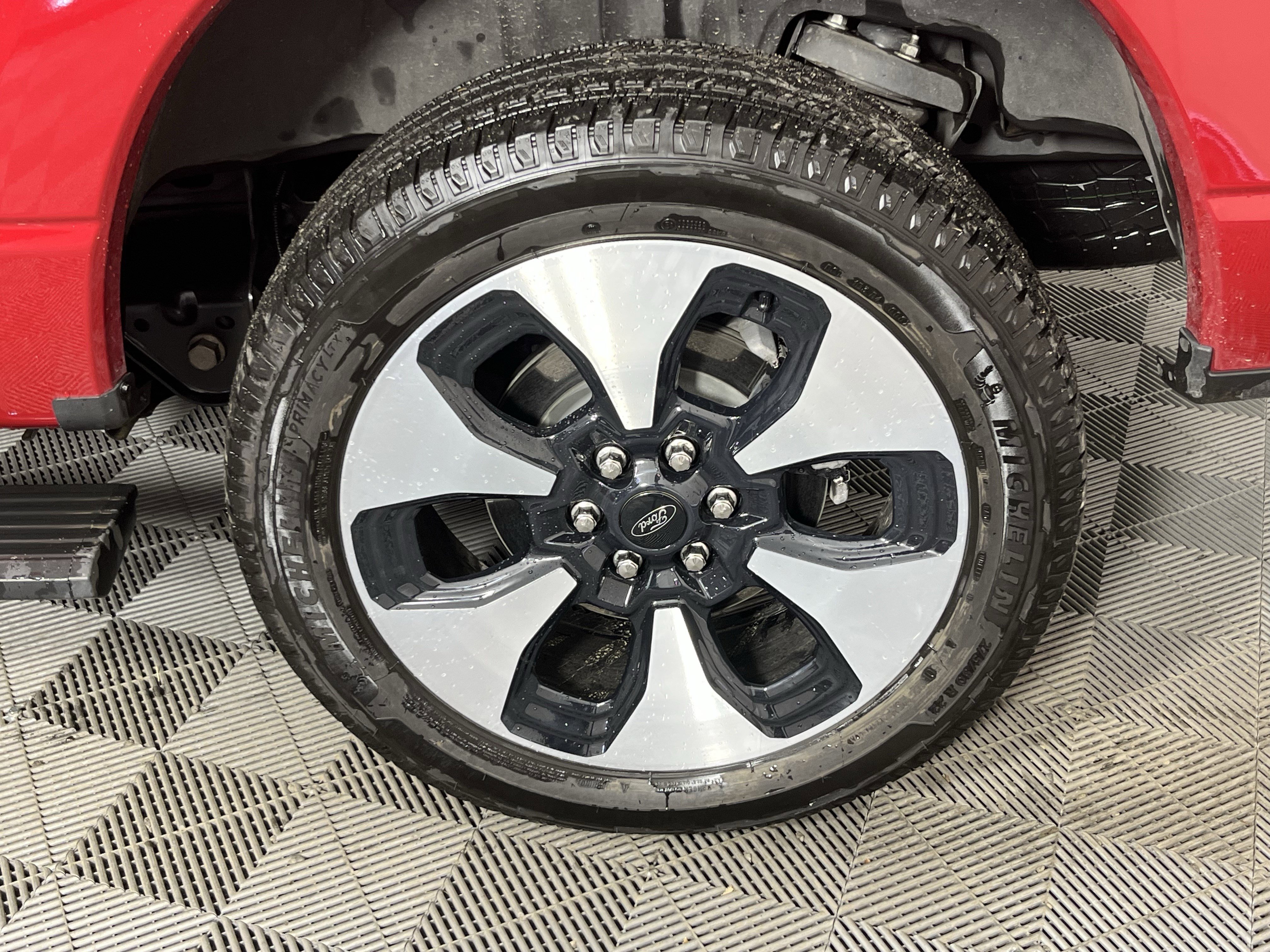 Used 2025 Ford F150 Lightning Platinum image 20