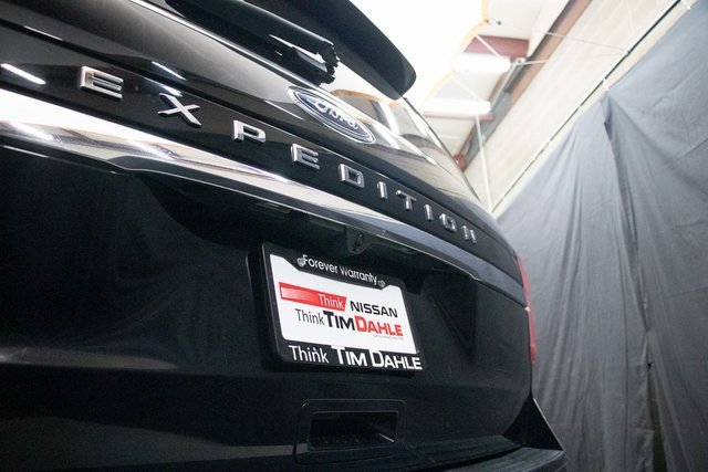 Used 2022 Ford Expedition Limited image 13