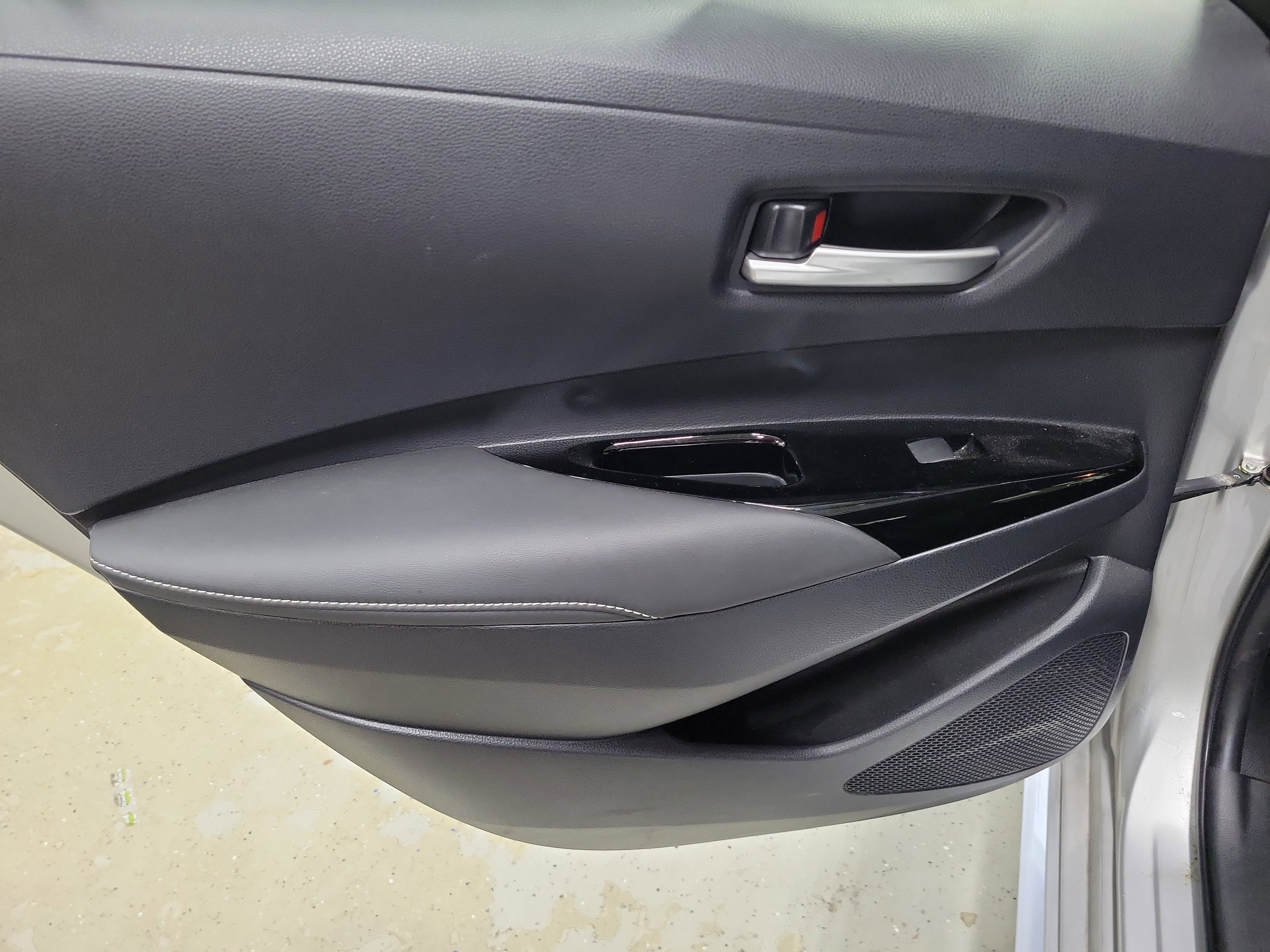 Used 2020 Toyota Corolla XLE image 10