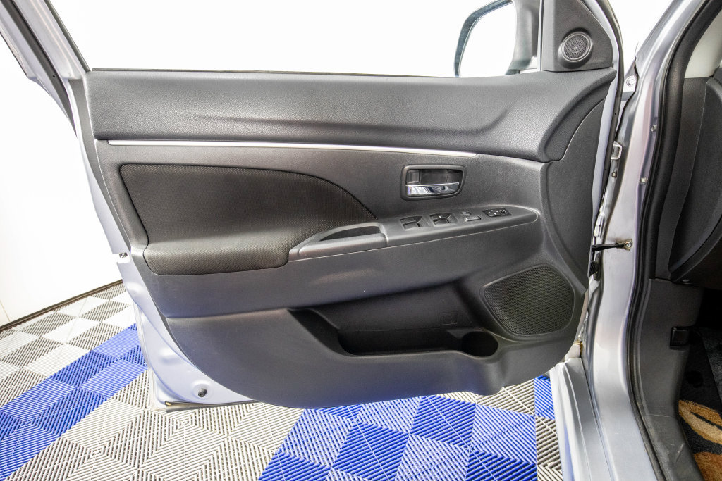 Used 2012 Mitsubishi Outlander Sport SE FWD image 13