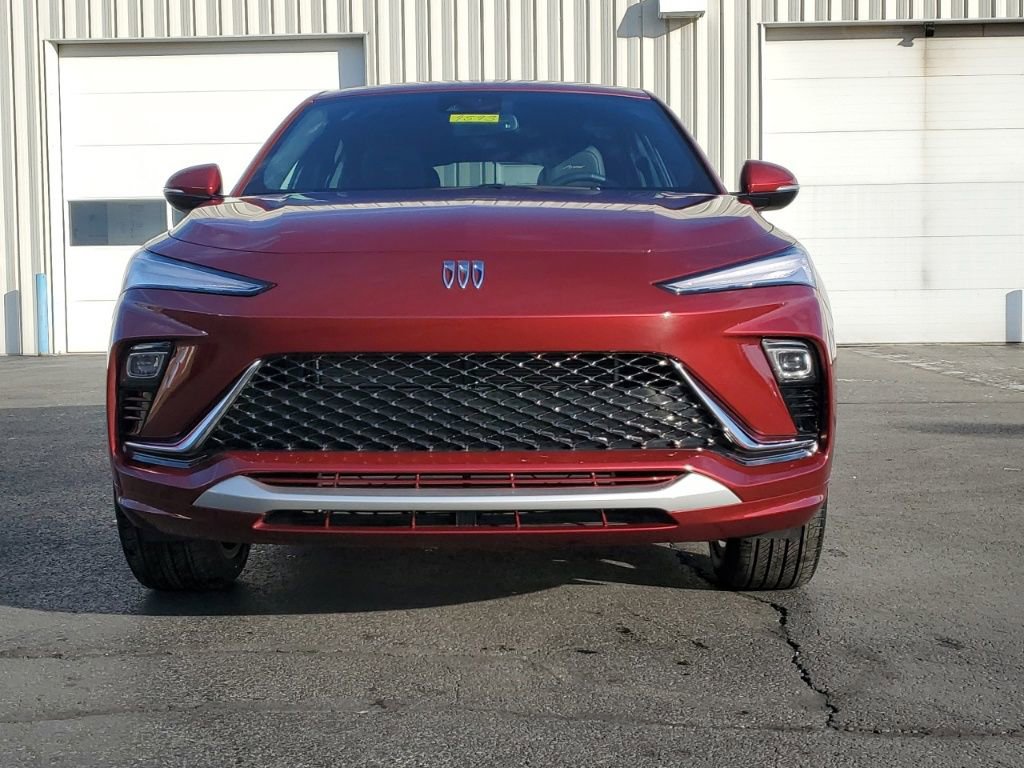 Used 2025 Buick Envista Avenir image 2