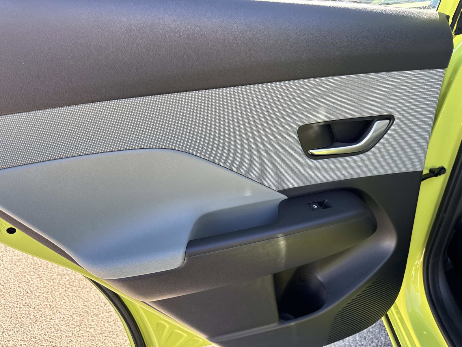 Used 2024 Hyundai Kona Limited image 12