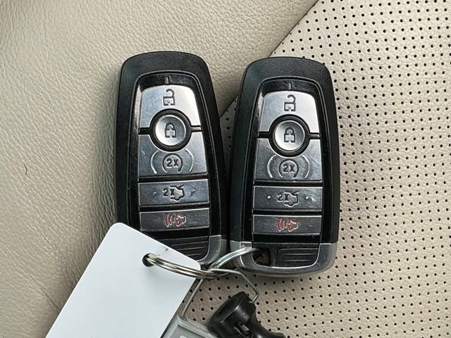 Used 2018 Ford Explorer Limited w/ Equipment Group 301A FWD image 10