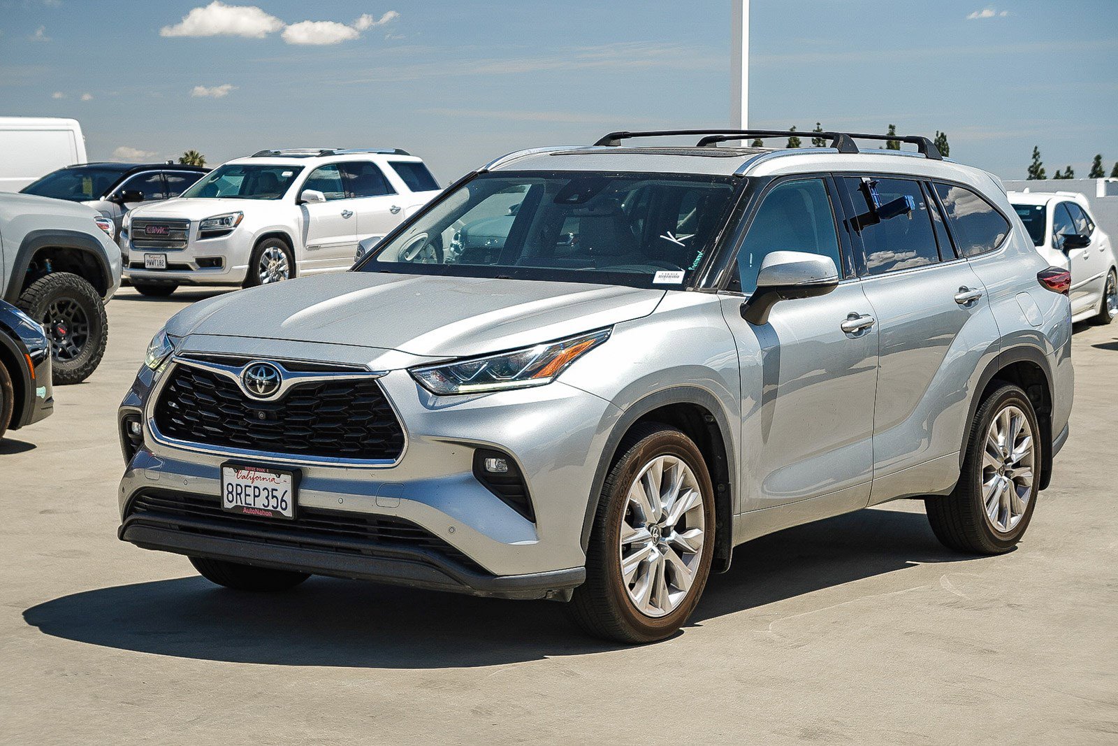 Certified 2020 Toyota Highlander Limited AWD/4WD image 3