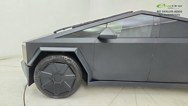 Used 2024 Tesla Cybertruck AWD Crew Cab image 9