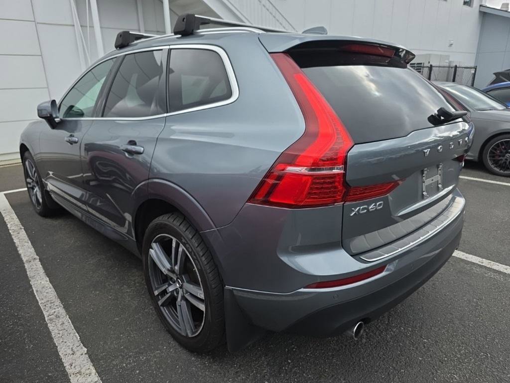 Used 2020 Volvo XC60 T5 Momentum w/ Protection Package Premier image 4