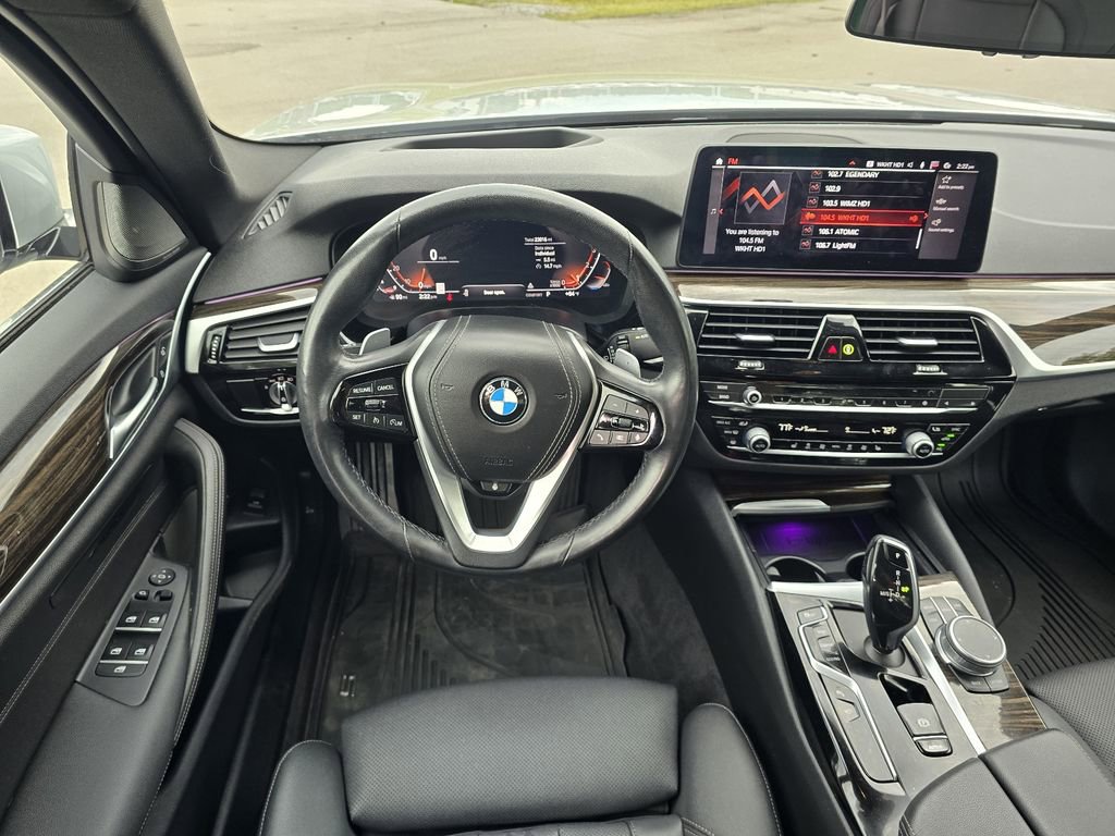 Used 2021 BMW 530i xDrive w/ Premium Package AWD/4WD image 12