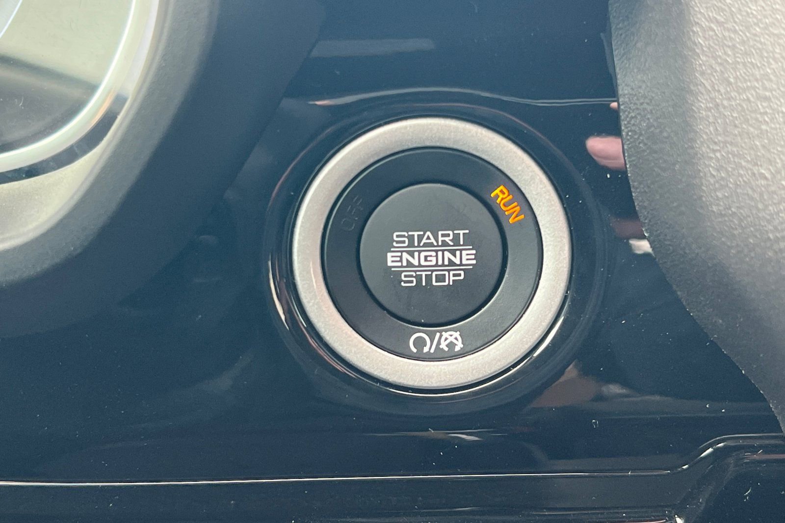 New 2026 RAM 1500 Laramie w/ Night Edition AWD/4WD image 18