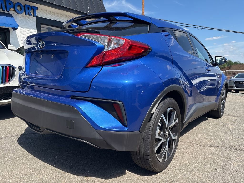 Used 2018 Toyota C-HR XLE FWD image 4