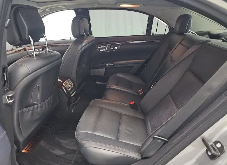 Used 2012 Mercedes-Benz S 550 4MATIC image 4