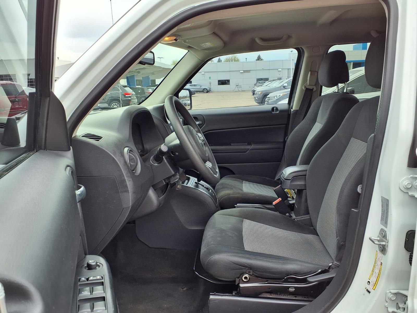 Used 2017 Jeep Patriot Sport w/ Power Value Group image 17