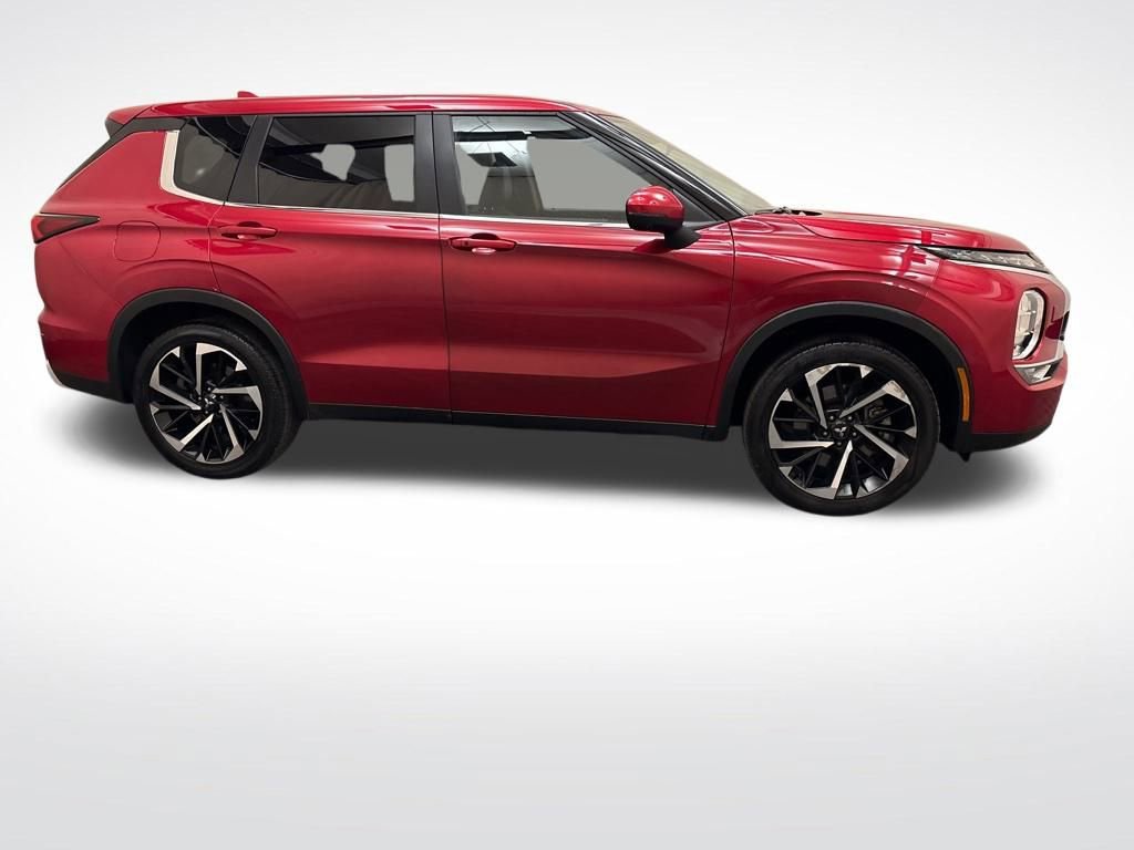 Used 2024 Mitsubishi Outlander SE image 4