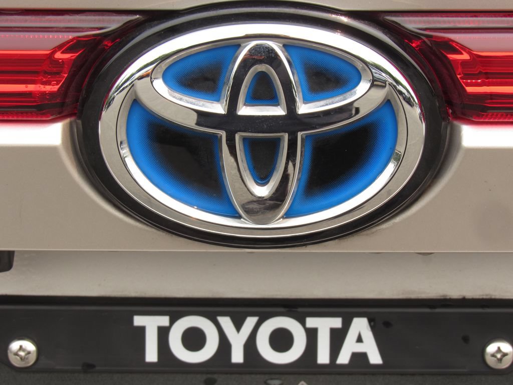 Certified 2021 Toyota Venza XLE w/ Softex Package AWD/4WD image 9