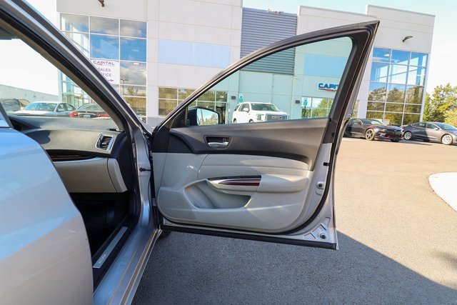Used 2017 Acura TLX w/ Technology Package image 43