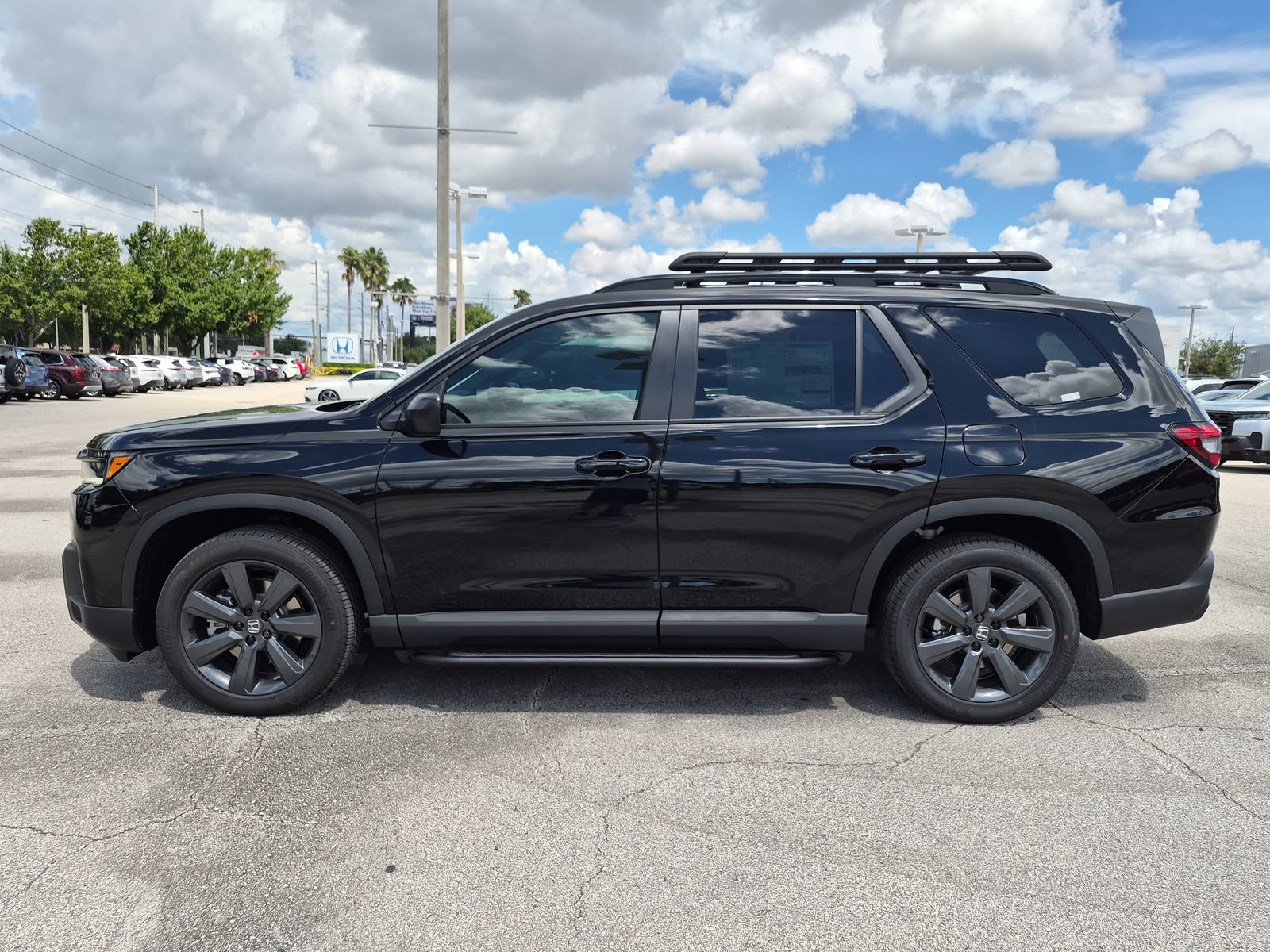 New 2026 Honda Pilot Sport image 3
