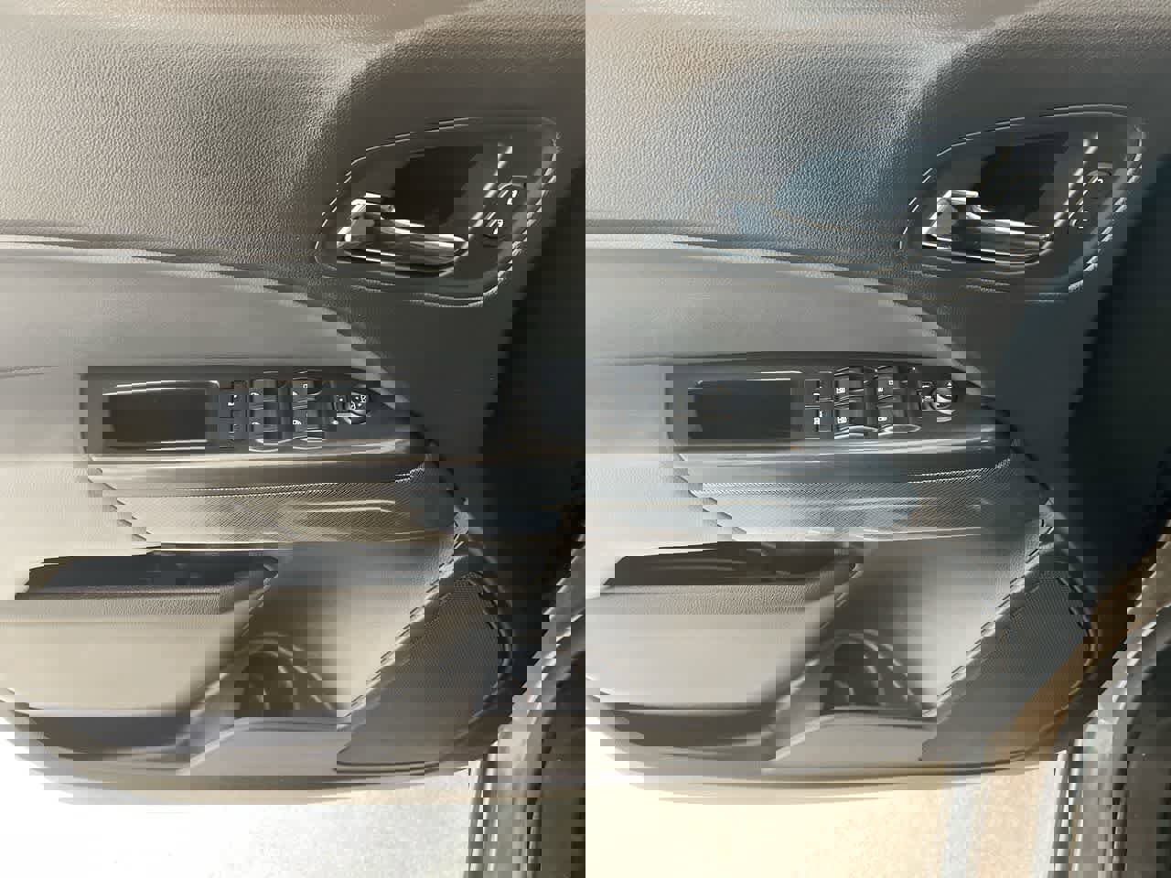 Used 2016 Chevrolet Colorado Z71 AWD/4WD image 13