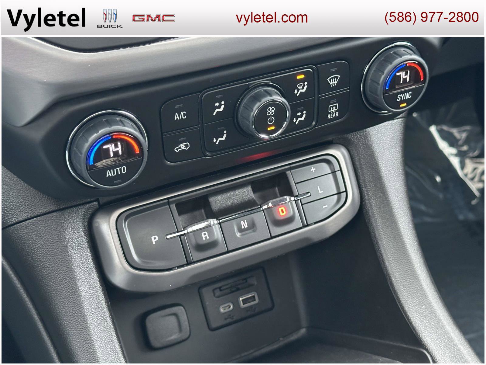 Used 2023 GMC Acadia AT4 w/ Technology Package image 30