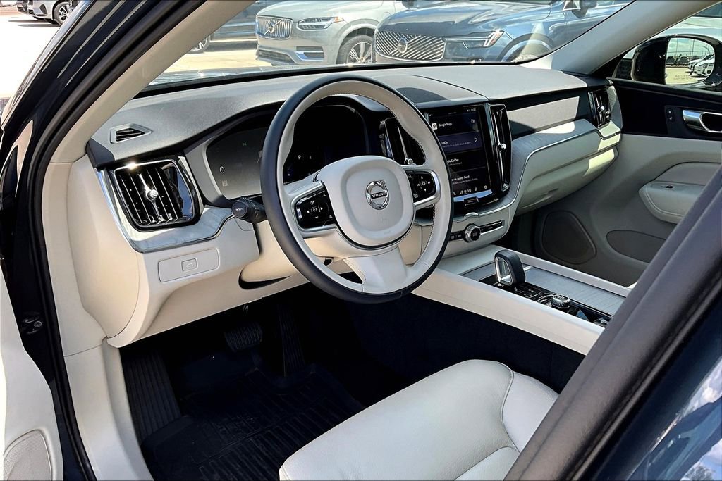 New 2025 Volvo XC60 B5 Plus w/ Protection Package Premier image 20