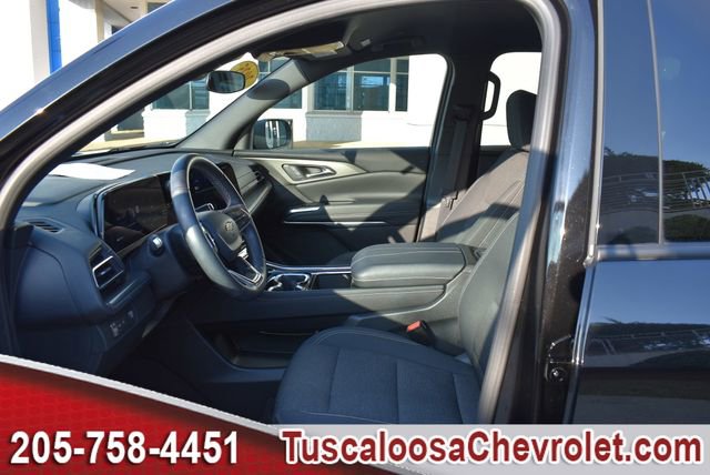 Used 2025 Chevrolet Traverse LT w/ Driver Confidence Package image 20